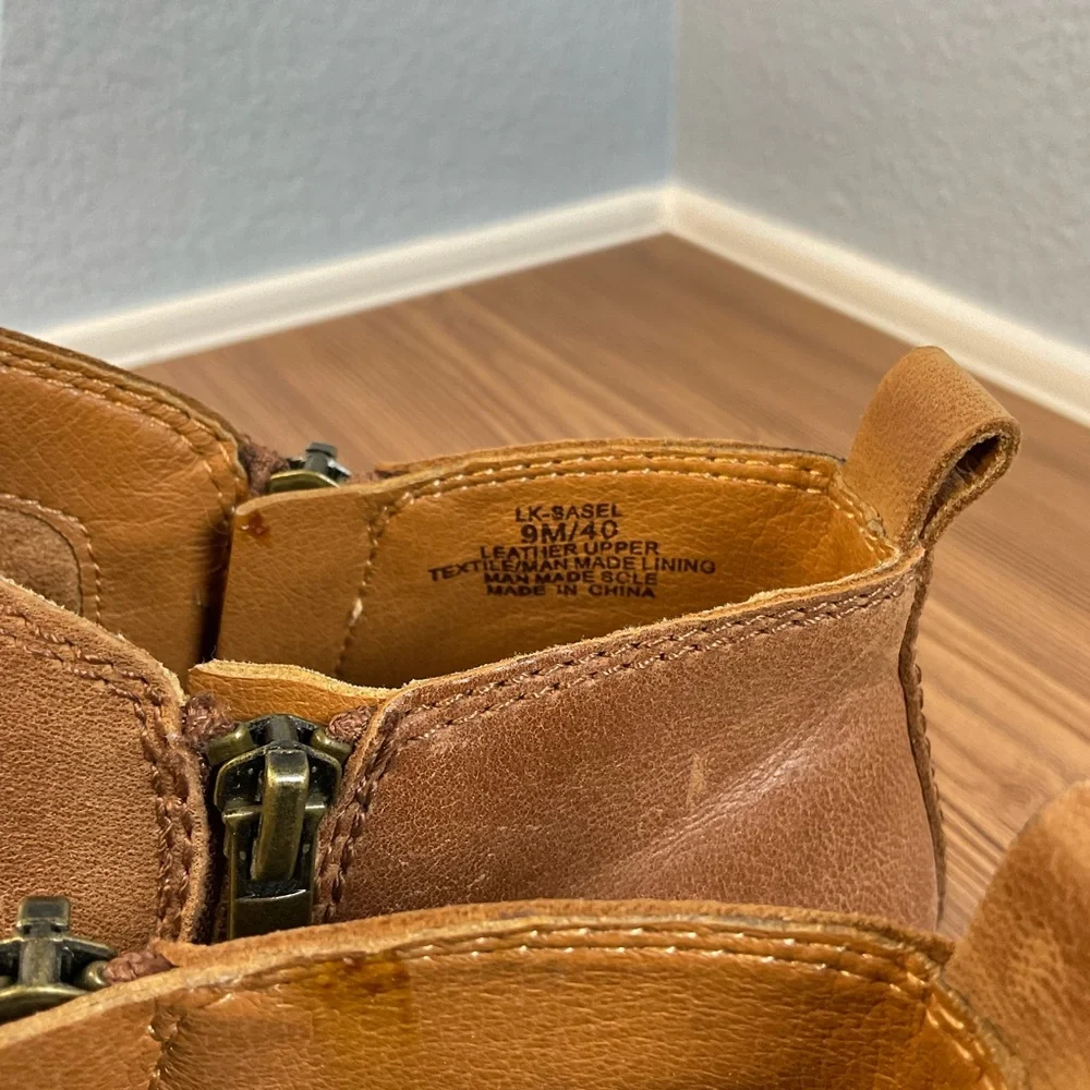 Lucky Brand Tan leather ankle boots distressed western inspiring side zip size 9